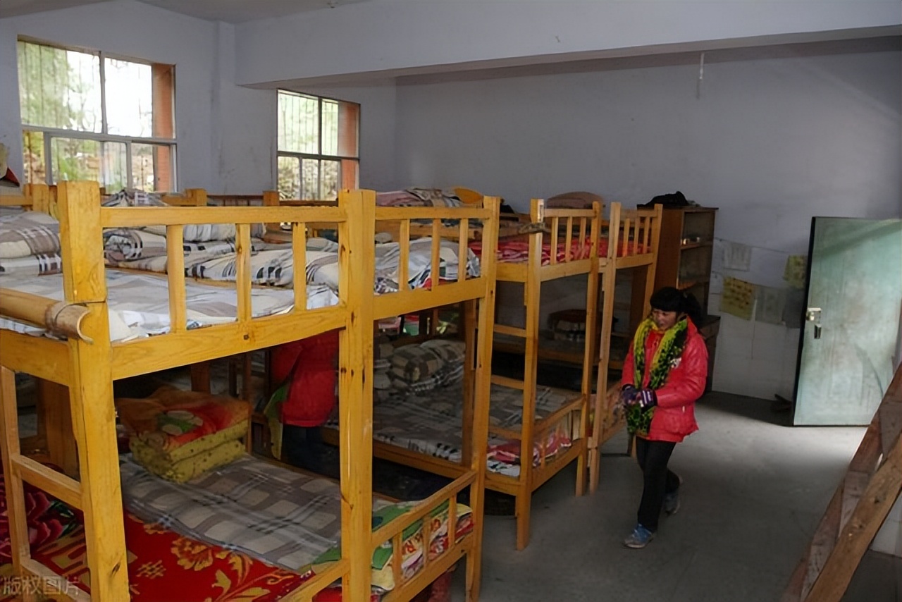 为什么不建议孩子去私立学校，白岩松谈寄宿学校的危害