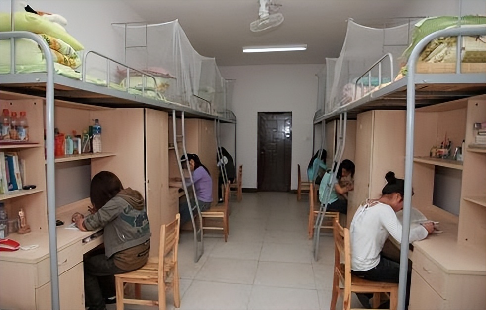 为什么不建议孩子去私立学校，白岩松谈寄宿学校的危害