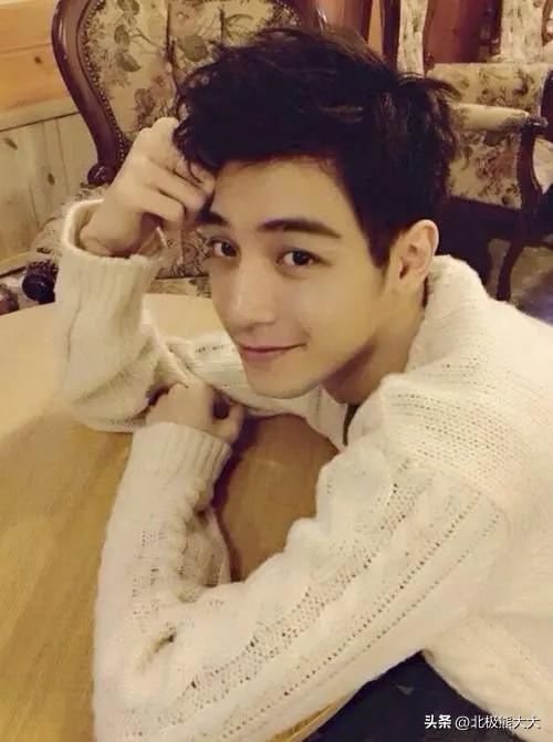 “10亿富婆”萧亚轩个人资料简介：见一个爱一个，男友越换越年轻