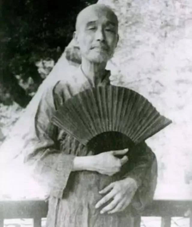 李叔同：半生红尘，半生佛门，他活出了别人的好几辈子