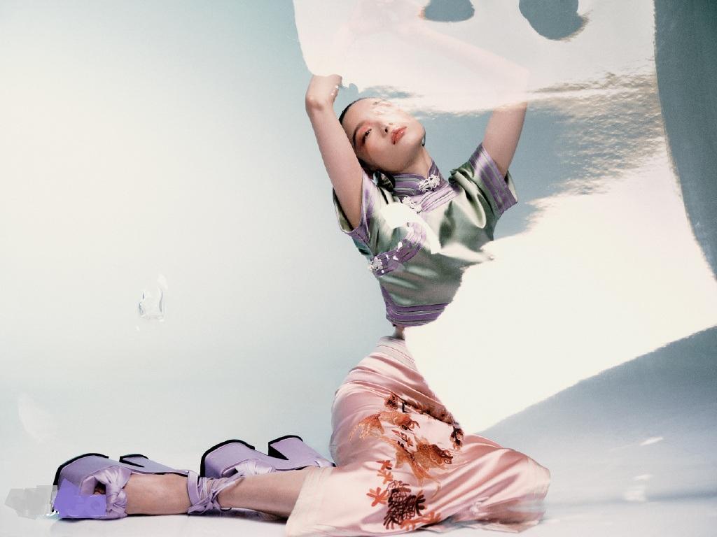 陆毅和鲍蕾以及袁弘和张歆艺合体拍情人节大片，都是最佳夫妻档