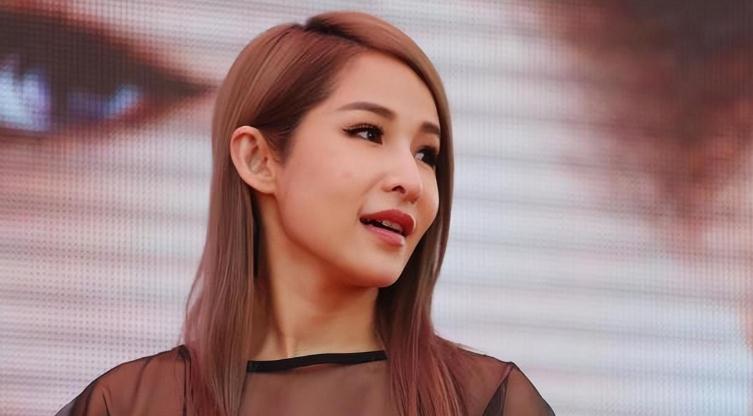 十大10首催人泪下的伤感情歌推荐(听懂就是过来人)  2