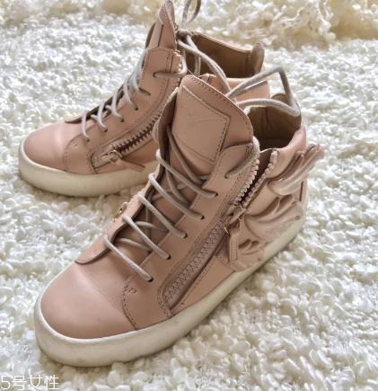 giuseppe zanotti是什么档次？贵出天际的奢华典范