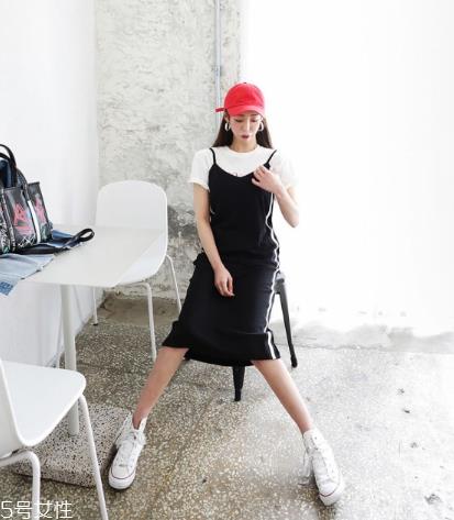 吊带连衣裙配什么鞋子?吊带连衣裙搭配鞋子图片 吊带连衣裙配什么鞋子?吊带连衣裙搭配鞋子图片