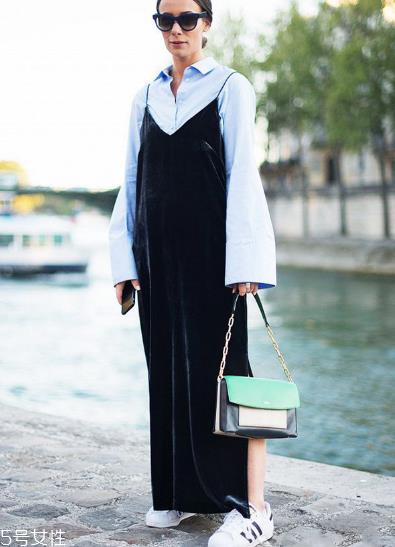 吊带连衣裙配什么鞋子?吊带连衣裙搭配鞋子图片 吊带连衣裙配什么鞋子?吊带连衣裙搭配鞋子图片