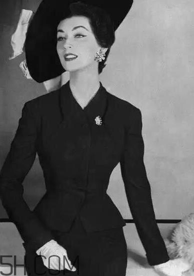 香奶奶是什么牌子？香奈儿为什么叫香奶奶