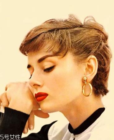 耳环可以修饰脸型吗？耳环修饰脸型技巧