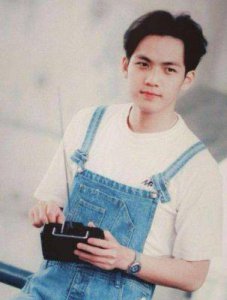 ​李双江隐藏52年大儿子曝光：才子气质出众，网友：难怪不公开