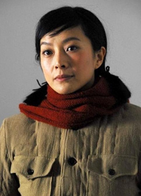 国民妈妈张少华与她的女儿苏岩,两人戏里戏外都是母女