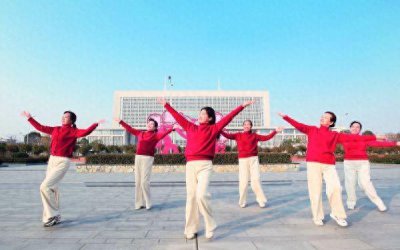 ​广场舞开心跳起来