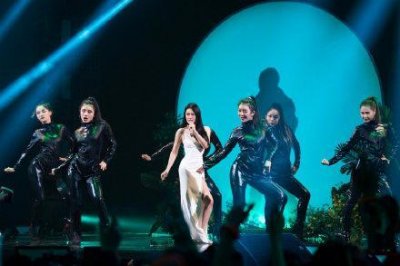 ​tia袁娅维最近说唱舞台性感满分，但rap首秀“我觉得不行”