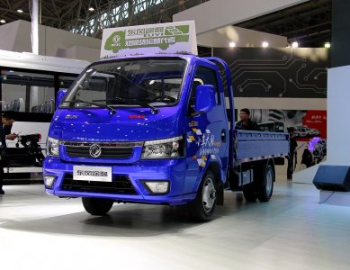 ​4.18万到4.98万元，东风途逸小卡上市，专为城市倒短年轻派定制！