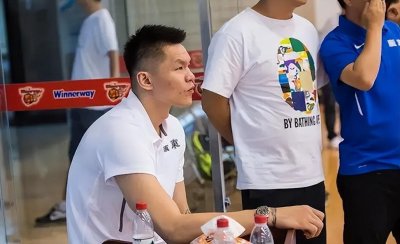 ​CBA三消息：新疆队拥4大外援，朱芳雨再添猛将，女篮主帅郑薇辞职