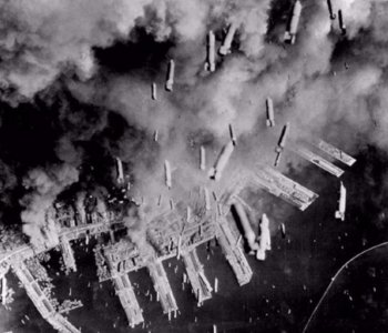 ​二战，比原子弹还可怕的“李梅火攻”，数十万日本人被活活烧死