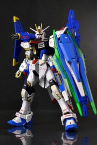 ​深度强袭自由高达模型