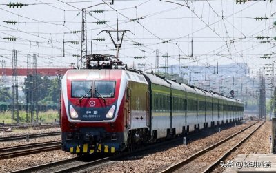 ​K258次由峨眉开往天津，列车停靠三十站，运行线路实在是太绕了