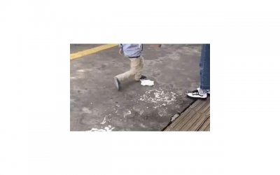 ​和女生聊天一直问问题被讨厌了，怎么办？