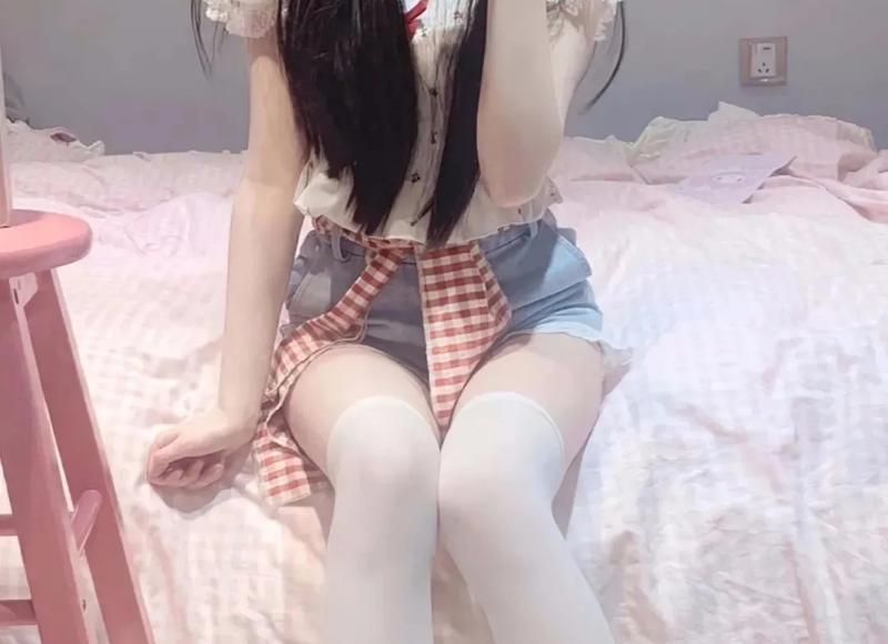 奥迪小车女生案牍抖音(轿车案牍奥迪) 奥迪小车女生案牍抖音(轿车案牍奥迪)