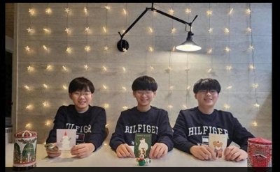 ​宋家三胞胎成长记：笑容灿烂背后的艰辛与拼搏