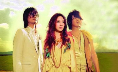 ​飞儿乐队解散，主唱被踢出乐团6字回复情商高，网友：只记得主唱