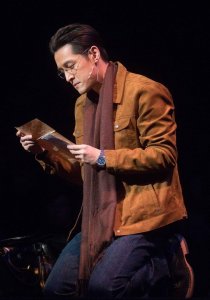 ​胡歌献唱《南方车站的聚会》片尾曲《美丽的梭罗河》，如此好听