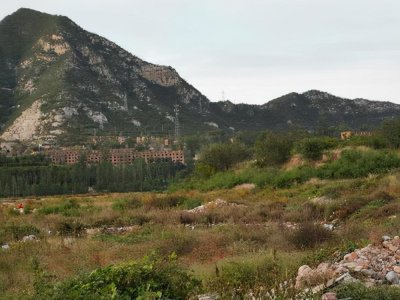 ​井陉军事地称542基地，经历多次波折，现多栋楼房空置，无比凄凉