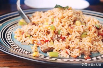 ​《你看起来好像很好吃》：温暖的友情与成长的故事