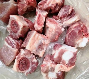 ​排骨直接焯水？难怪又腥又柴，记住3步，不管咋做都鲜嫩，香喷喷