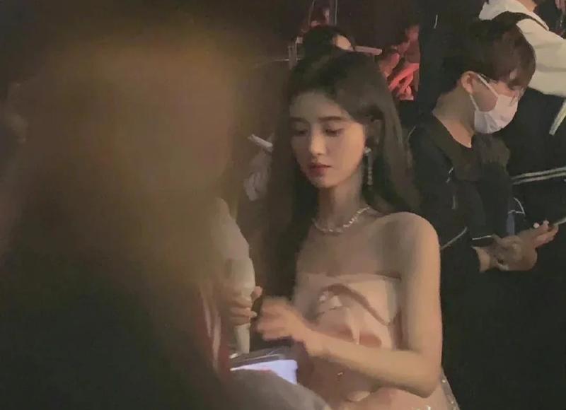 怎么样才能让女生离不开你呢？方法很简单