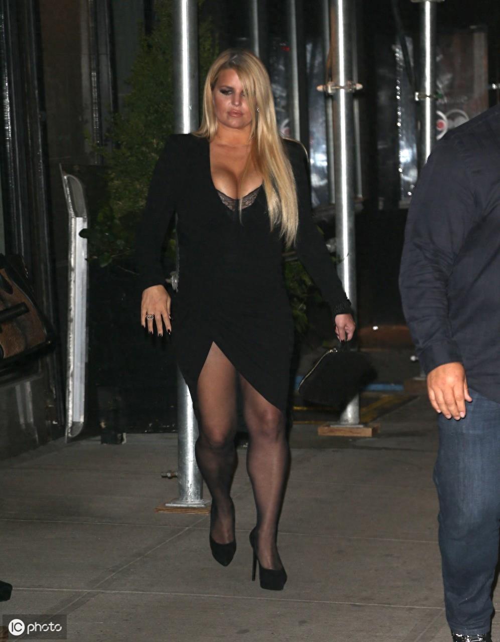 杰西卡·辛普森一位集偶像与性感于一身的流行女歌手