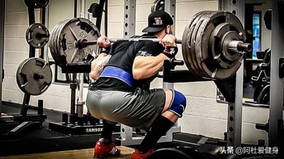 ​为什么深蹲时会出现脚尖翘起或脚后跟抬起的现象，如何修正？