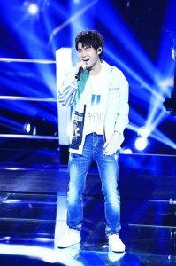 ​《中国好声音》有对儿“金童玉女”：台下是“哥们儿”，台上是对手