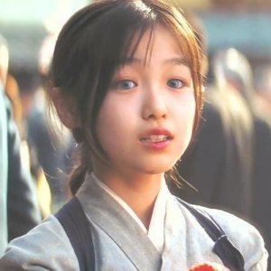 ​12岁的小千代，拥有一双与“上帝”对视的眼睛，为长大的她正名