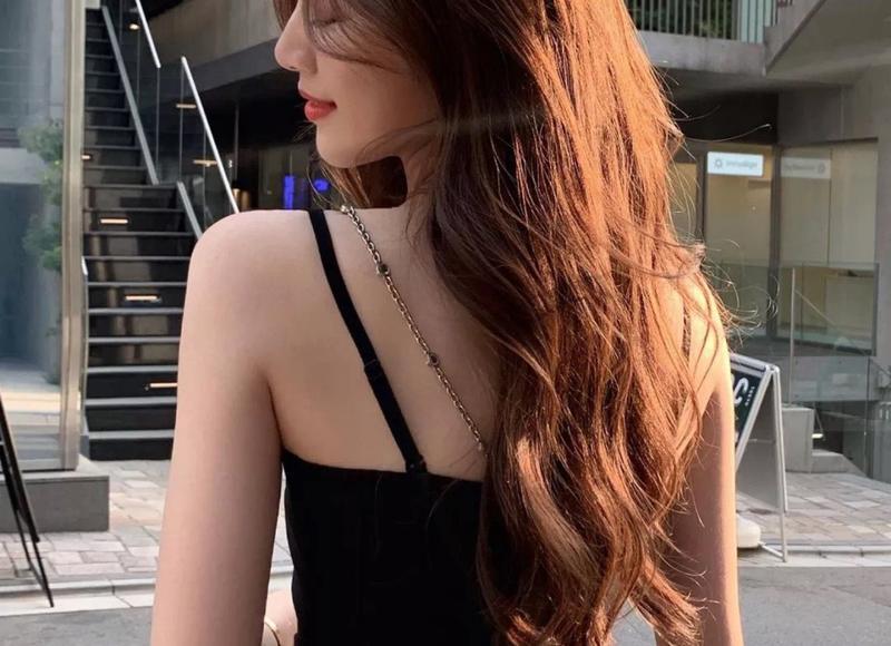 面对女朋友生气，学会倾听和关怀是关键