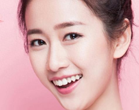 《巴啦啦小魔仙》的“严莉莉”如今长成高颜值美少女了