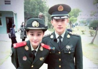 ​俏厨娘张馨予上线，分享油泼面做法，嫁给何捷后她越来越贤惠