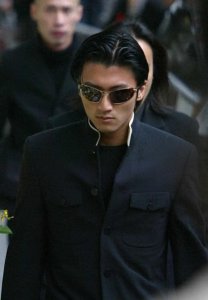 ​好惊艳！出席梅艳芳葬礼的明星们，每一张抓拍照片都像电影海报