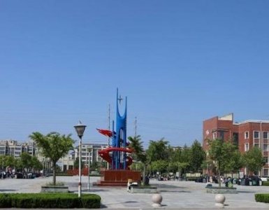 ​曹县一初举办第一学期开学典礼暨第37个教师节庆祝大会