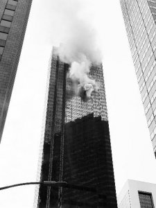 ​特朗普大厦50层起火