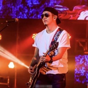 ​郝云妻子再发长文控诉家暴，当孩子面争吵，昔日甜蜜不复存在