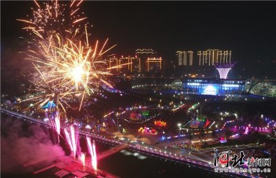 ​璀璨灯光节 绚丽烟花秀 醉美塔元庄