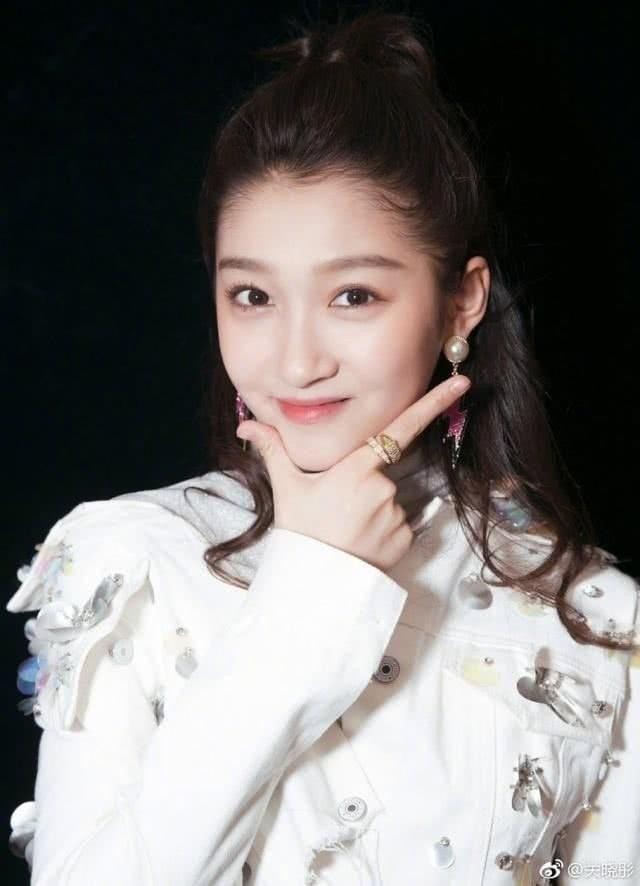 邓超晒跑男合照，鹿晗、关晓彤等均到齐，网友期待迪丽热巴？