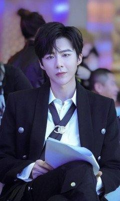 蒙面唱将里的刘宇宁（摩登兄弟乐队主唱刘宇宁）