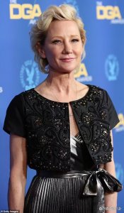 ​好莱坞女星车祸 9 天去世，切除多个器官完成捐献，前夫：我还爱她