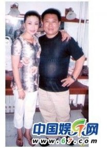 ​郭德纲老婆王惠，王惠是一个怎样的(郭德纲老婆王惠个人简历)
