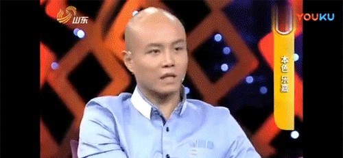 非诚勿扰主持人是谁（非诚勿扰12年两个光头主持人）