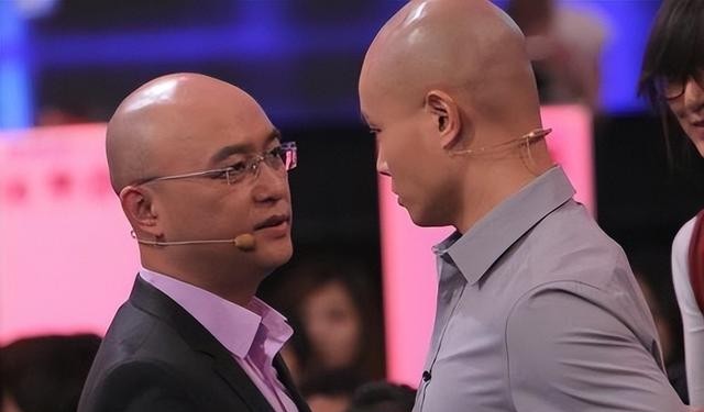 非诚勿扰主持人是谁（非诚勿扰12年两个光头主持人）