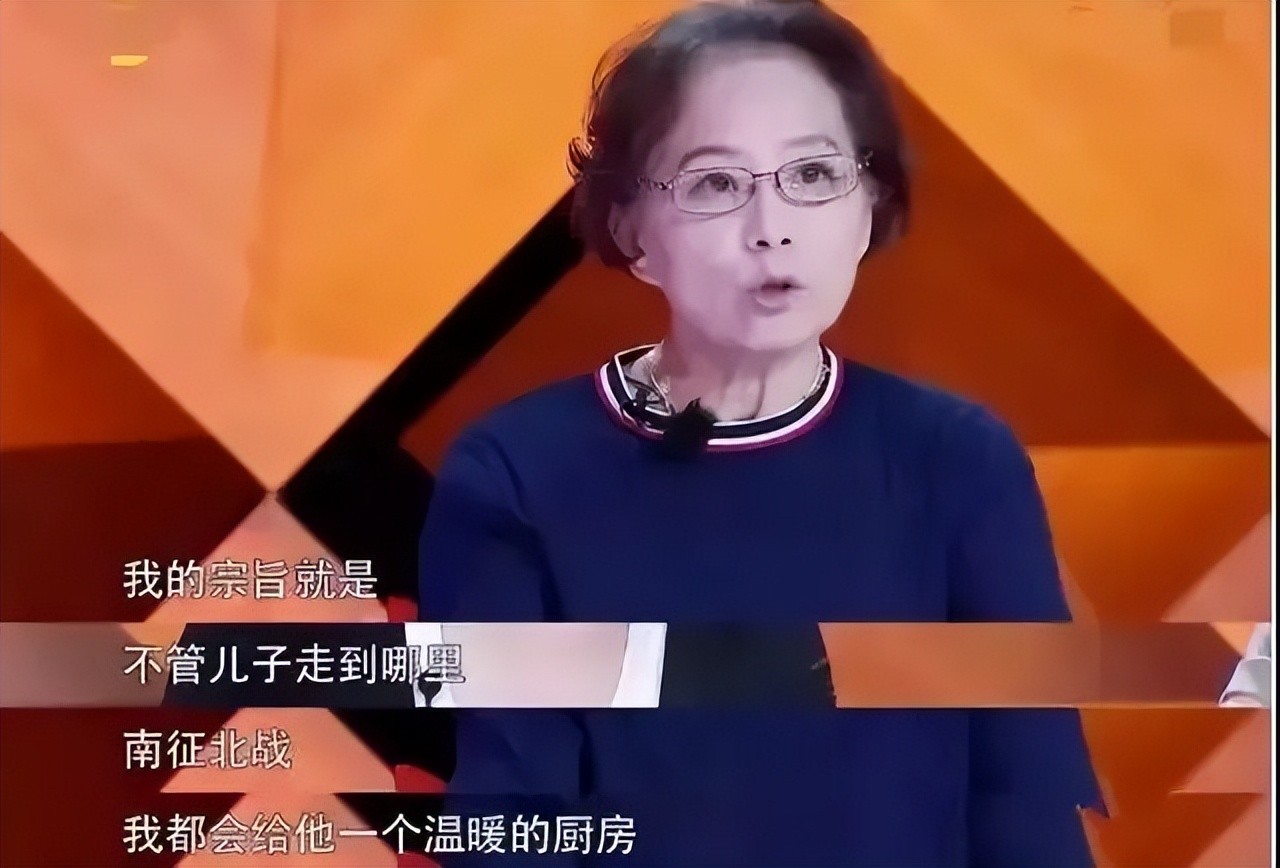 朱雨辰母亲朱湘玲，干预儿子两段恋情，现年43岁朱雨辰还没有结婚