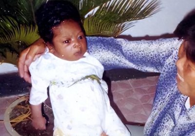 ​2000年上海阿婆捡到黑人弃婴，不听劝收养，现在如何了？