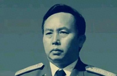 ​何其宗：自卫反击战中立功，1990年成中将，56岁退役，原因存争议